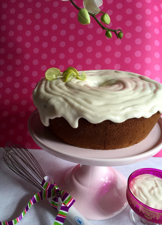 Thanks architec TSP for making a lightweight whisk that produces a gorgeous, runny icing!